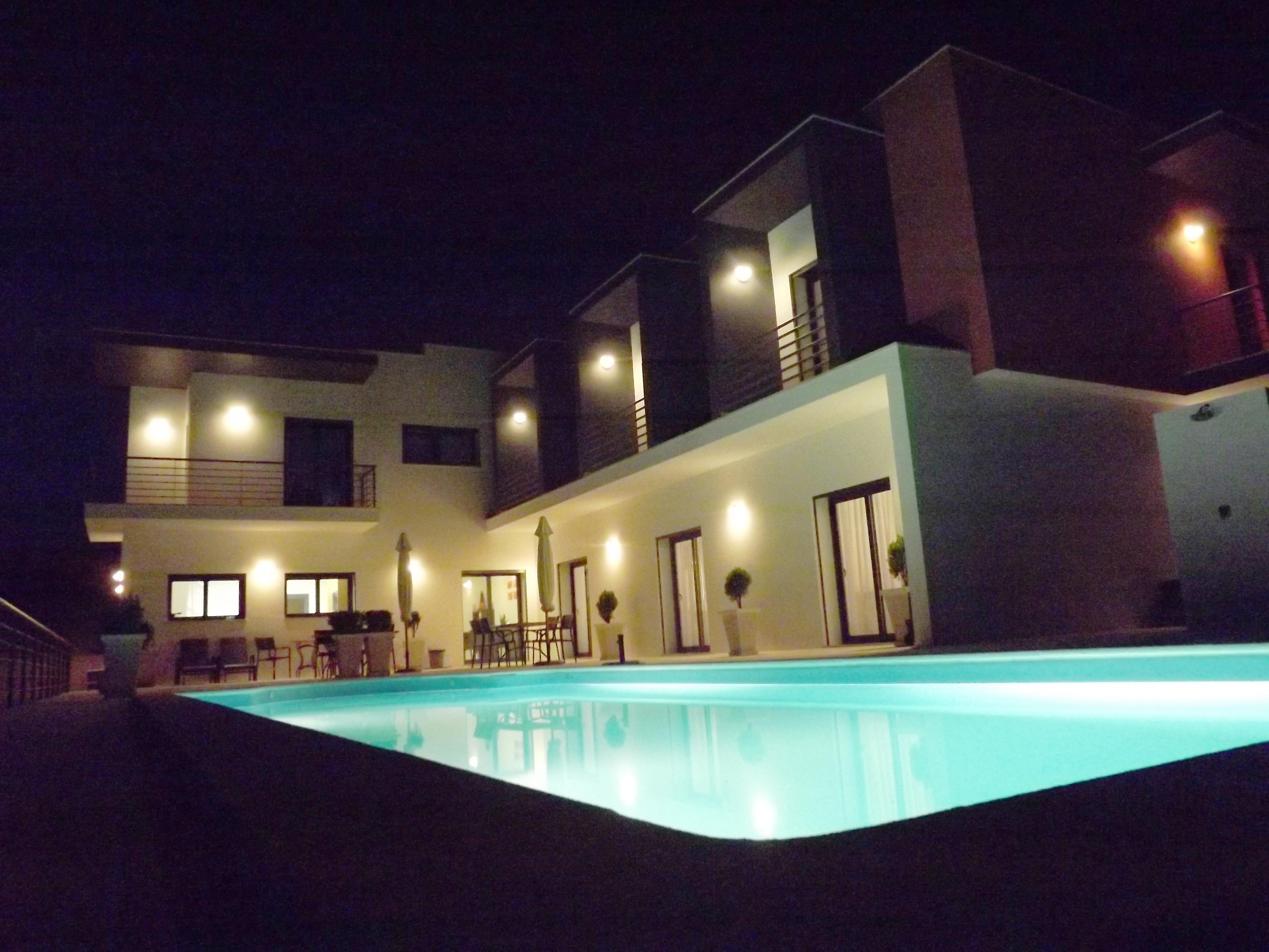 Casa Ceedina Bed And Breakfast & Beauty Batalha Esterno foto