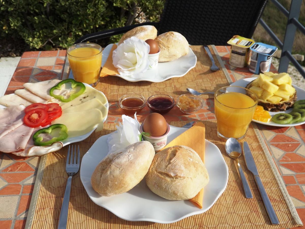 Casa Ceedina Bed And Breakfast & Beauty Batalha Esterno foto