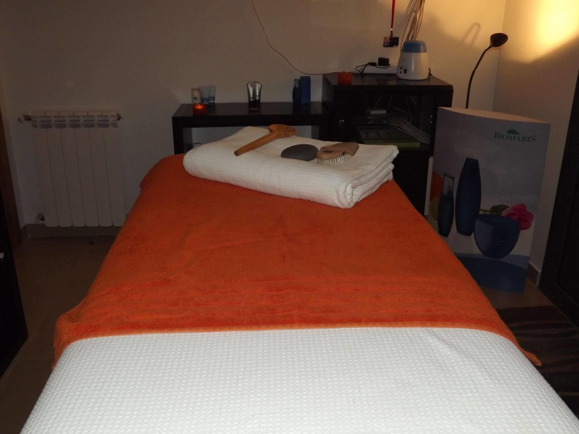 Casa Ceedina Bed And Breakfast & Beauty Batalha Esterno foto