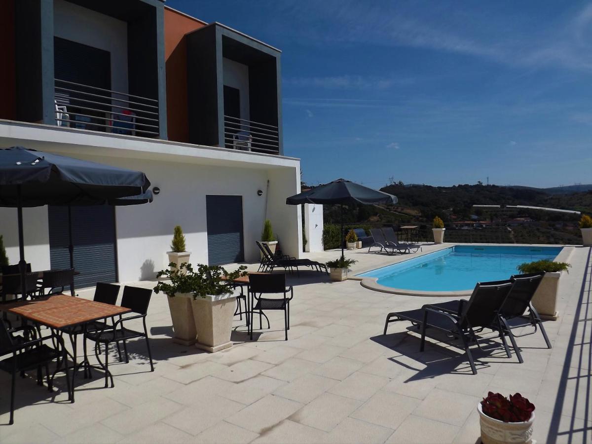 Casa Ceedina Bed And Breakfast & Beauty Batalha Esterno foto