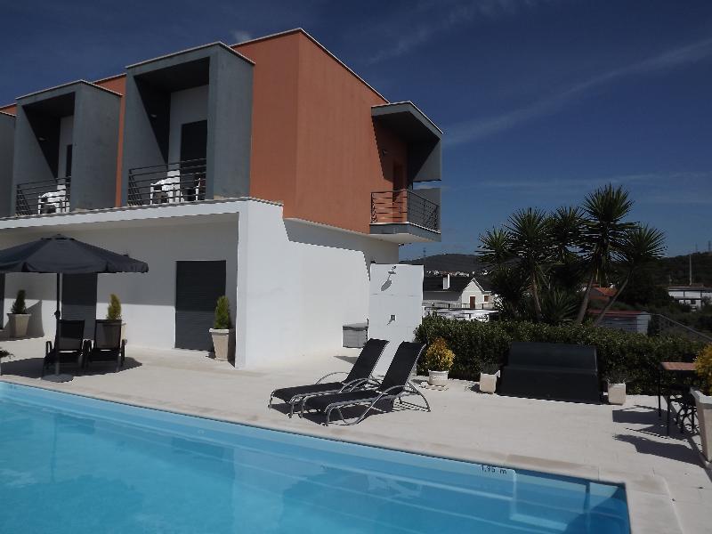 Casa Ceedina Bed And Breakfast & Beauty Batalha Esterno foto